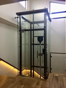 elevador para uma casa de dois andares